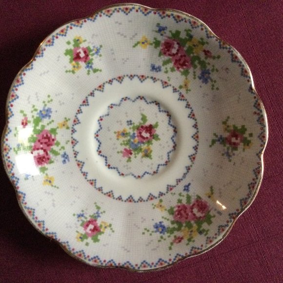 Royal Albert saucer and cup petit point bone china made in England - Picture 3 of 8